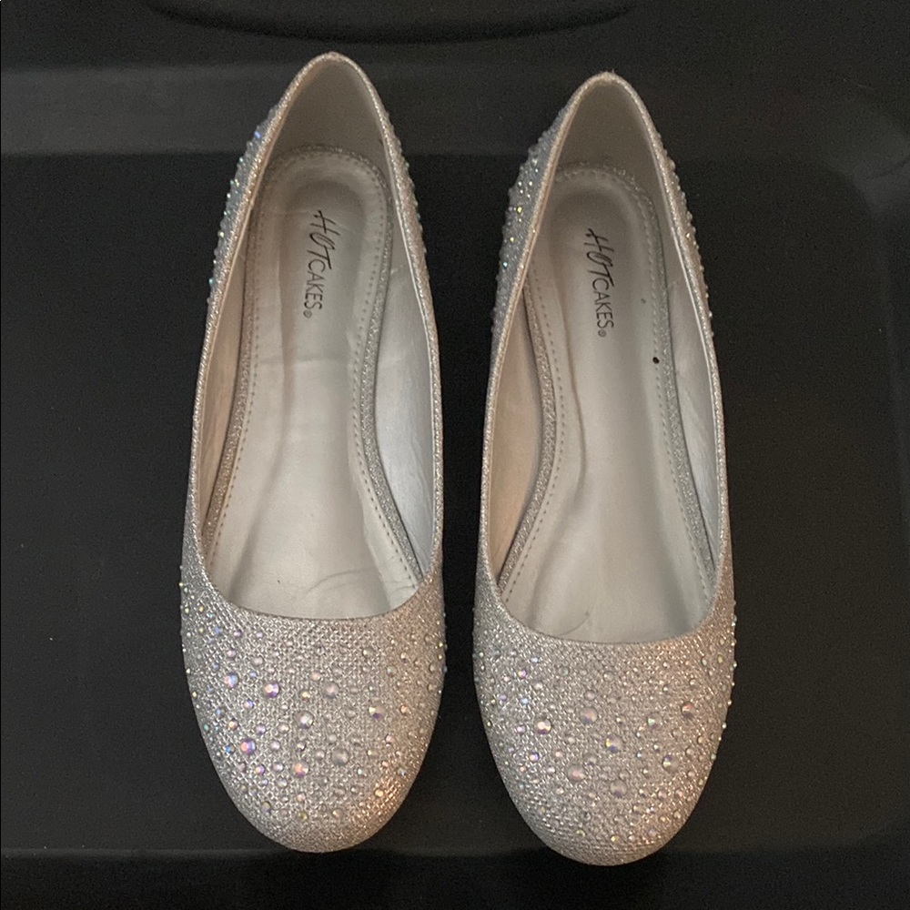 Elegant Silver Glitter Flats by